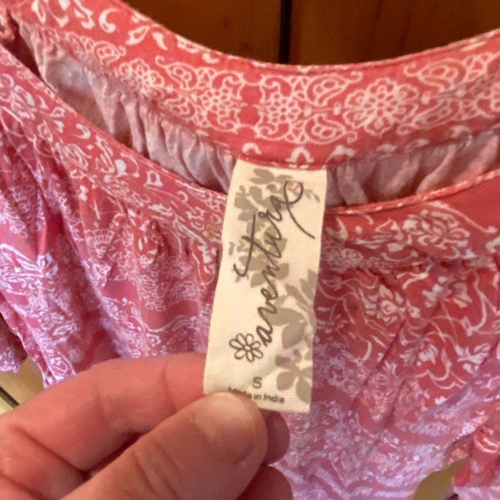 Aventura Women's Coral Patterned Top